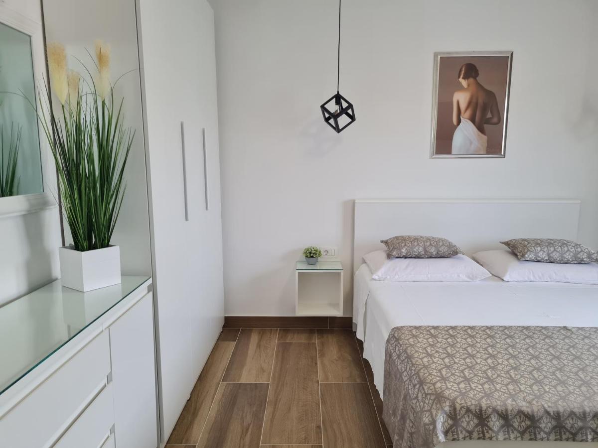 Apartments Tonka Trogir Ngoại thất bức ảnh